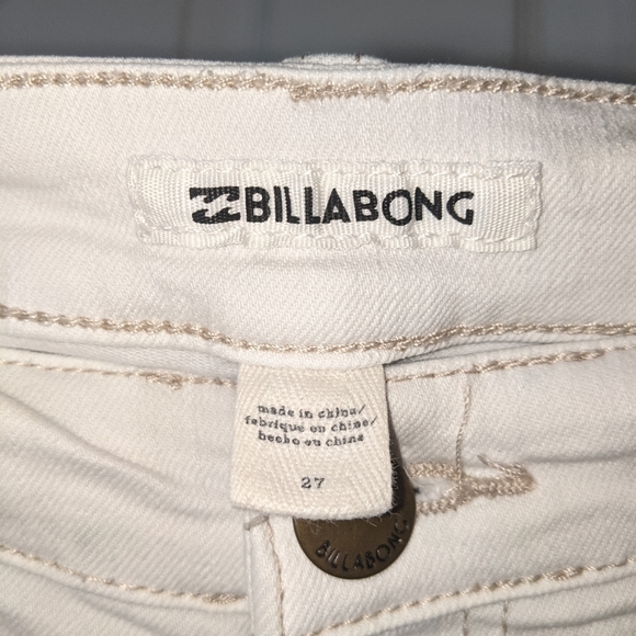 Button-Up Billabong Mid-Rise Shortie - Picture 5 of 7